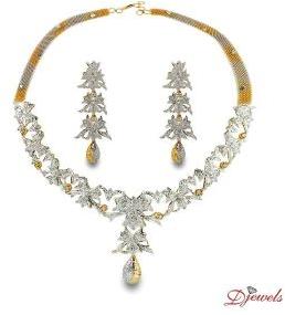 Flower Shape Diamond Necklace Set