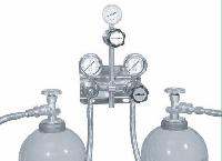 Gas cylinder manifold